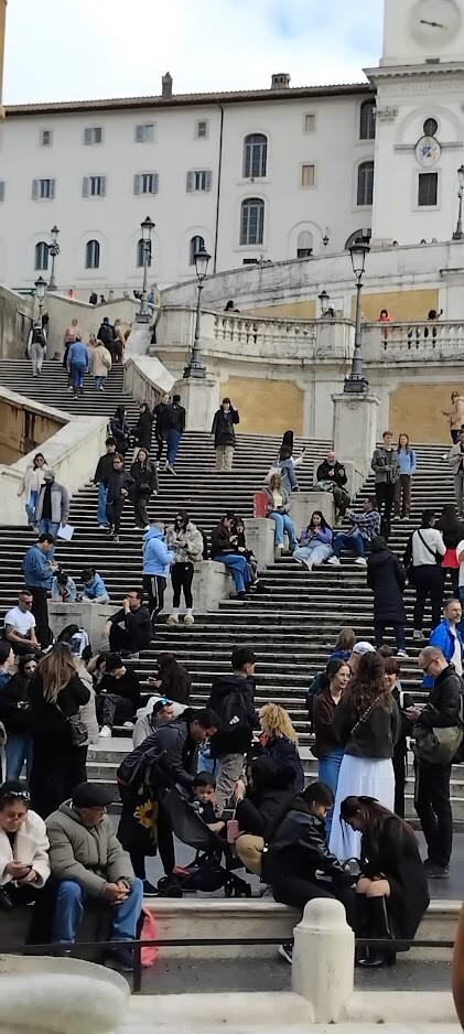 Déborah en la Plaza de España de Roma